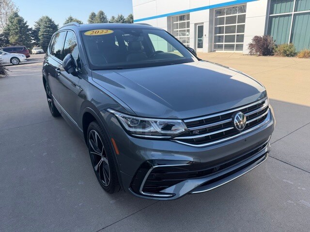 2022 Volkswagen Tiguan SEL Premium R-Line photo 3