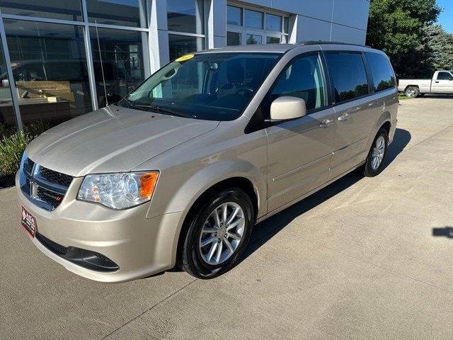 Used 2014 Dodge Grand Caravan SXT with VIN 2C4RDGCG6ER104521 for sale in Jackson, Minnesota