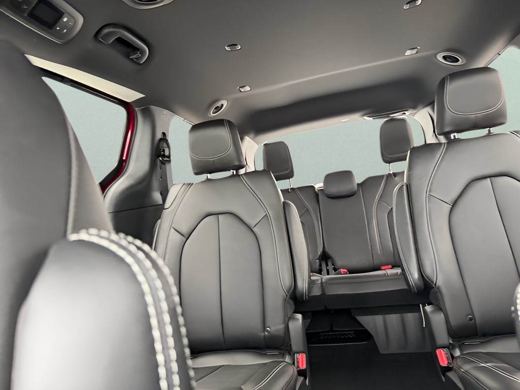 2026 Chrysler Pacifica Select - Photo 31