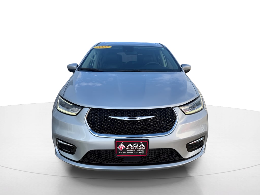 Used 2023 Chrysler Pacifica Touring L with VIN 2C4RC1BG9PR594697 for sale in Jackson, Minnesota