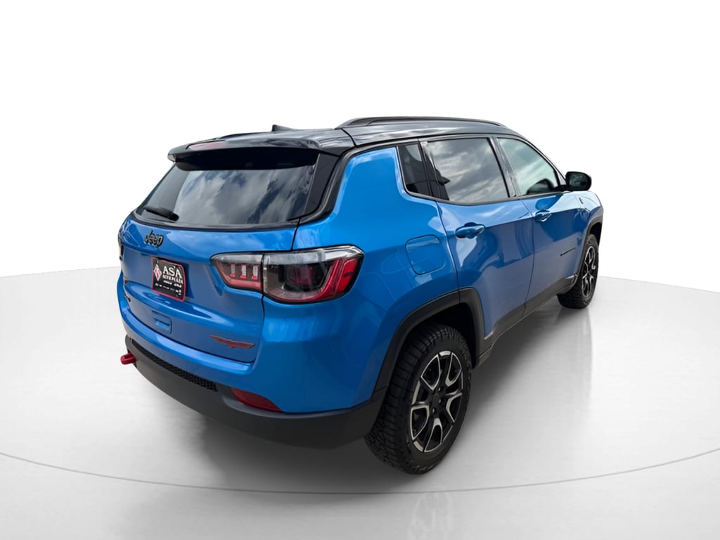2025 Jeep Compass Trailhawk - Photo 4