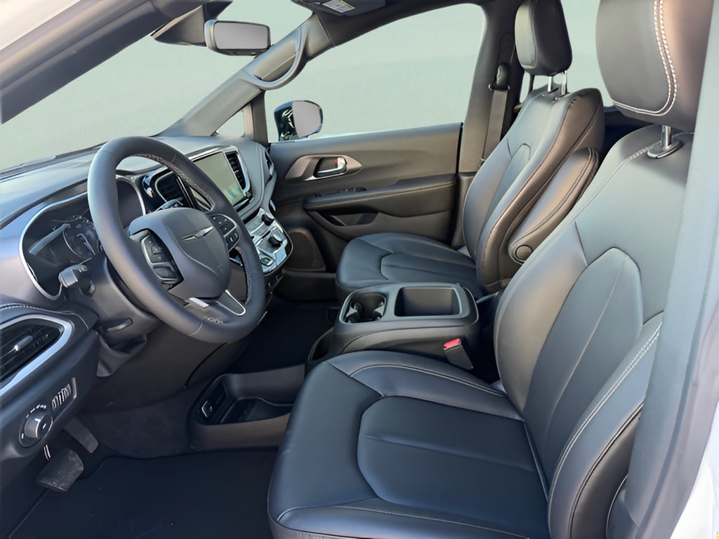 2026 Chrysler Pacifica Select - Photo 13
