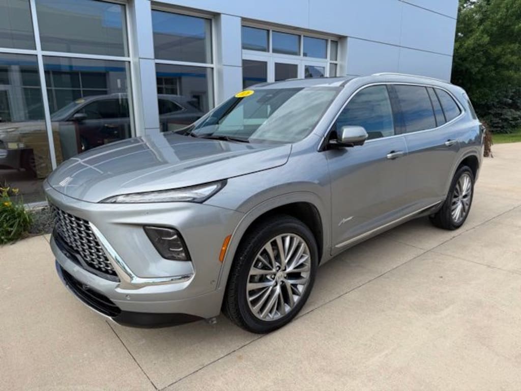 Used 2026 Buick Enclave Avenir SUV