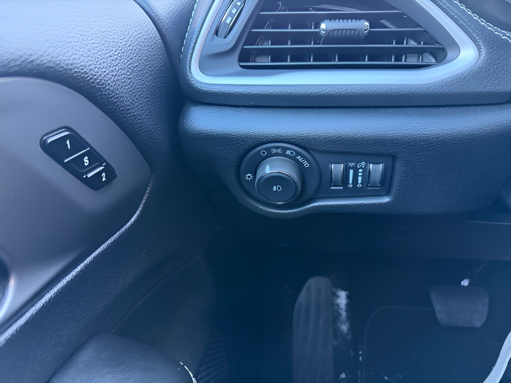 2026 Chrysler Pacifica Select - Photo 24
