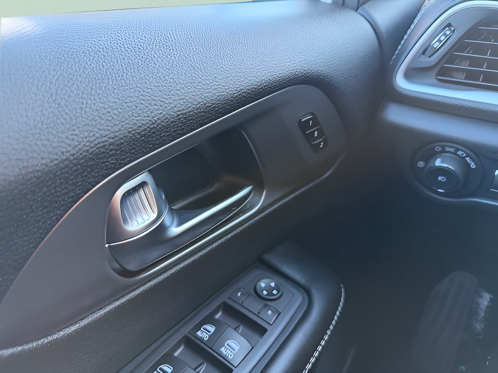2026 Chrysler Pacifica Select - Photo 19