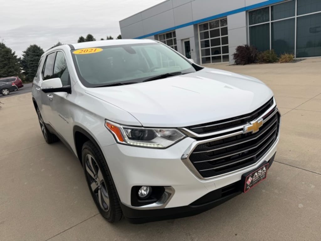 Used 2021 Chevrolet Traverse LT Leather SUV