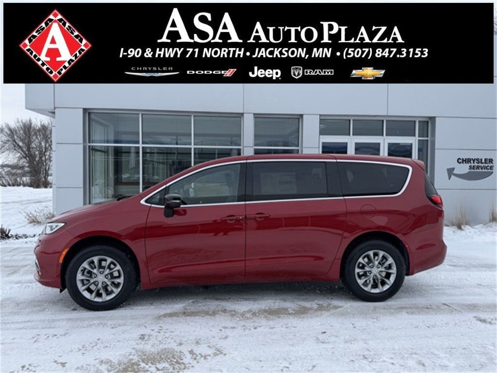 2026 Chrysler Pacifica Select's photo