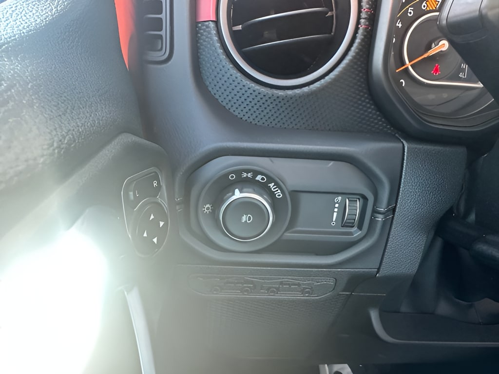 2025 Jeep Wrangler 4-Door Rubicon - Photo 28