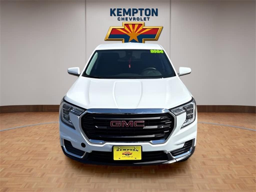 Used 2024 GMC Terrain SLE SUV