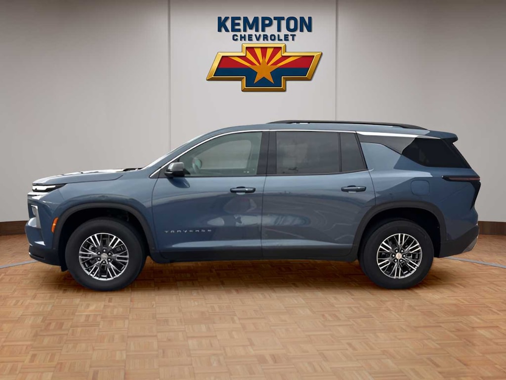 Used 2025 Chevrolet Traverse LT SUV