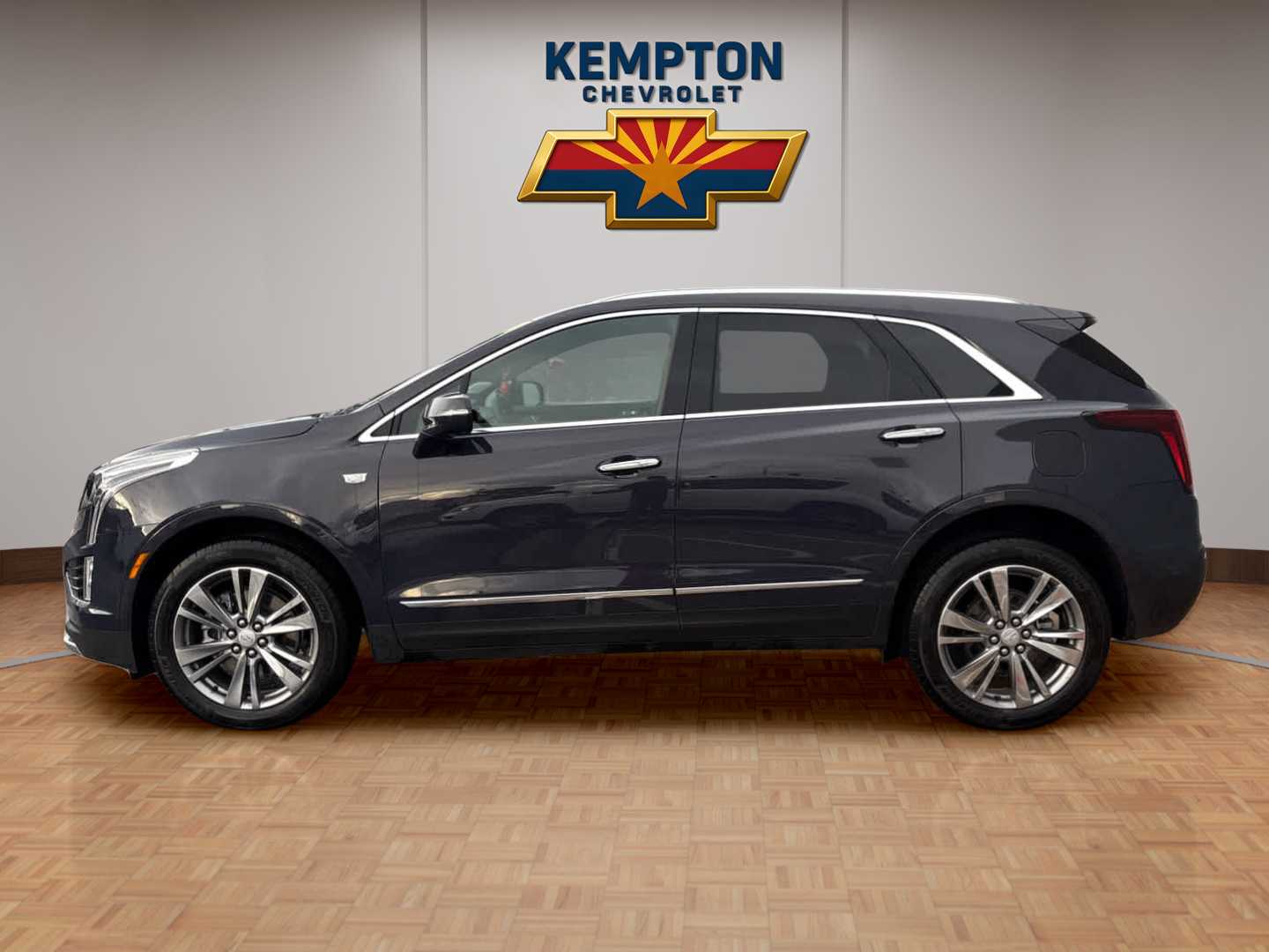 2025 Cadillac XT5 Premium Luxury photo 2