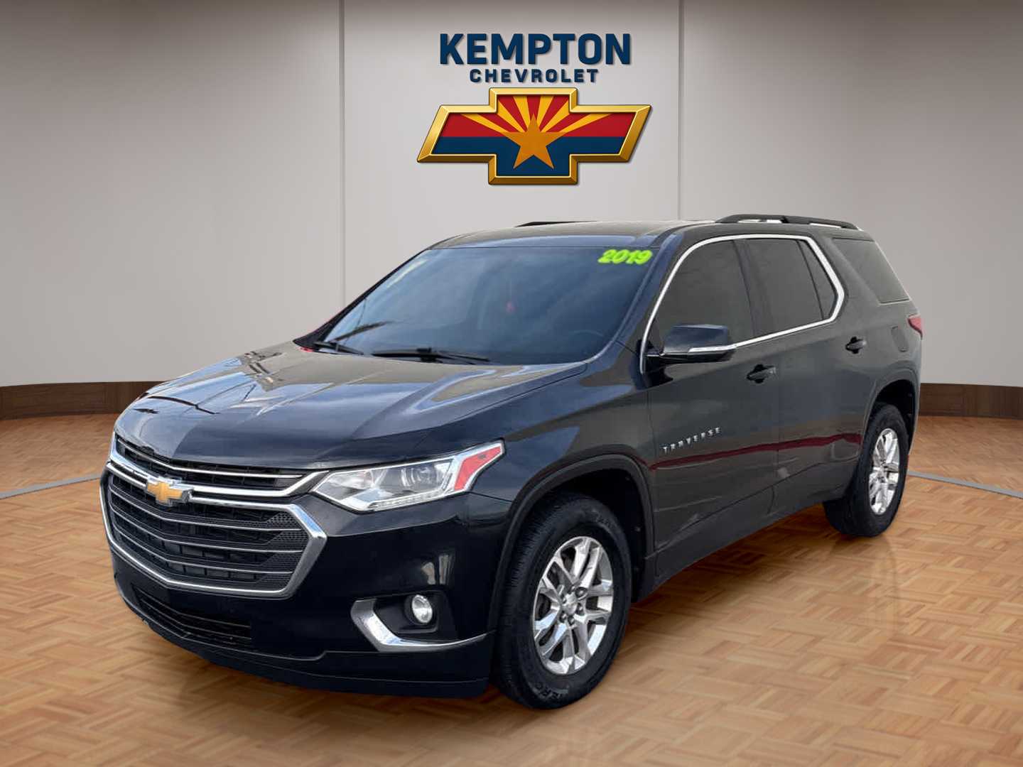 Used 2019 Chevrolet Traverse 1LT with VIN 1GNERGKW1KJ305095 for sale in Safford, AZ