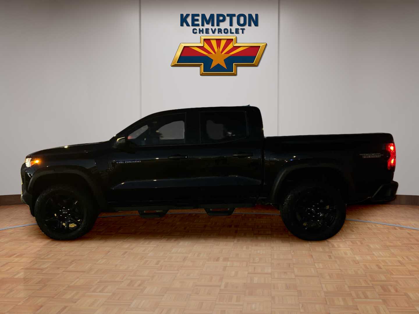 2024 Chevrolet Colorado Trail Boss photo 2