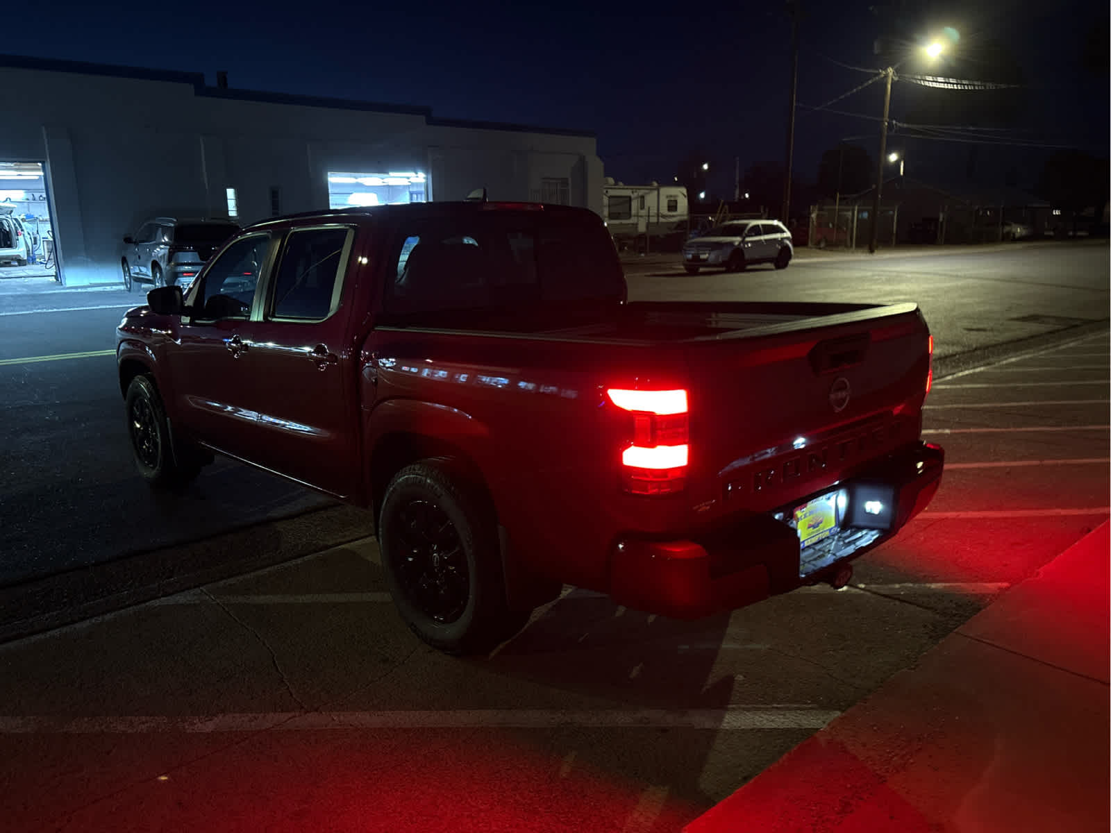 2024 Nissan Frontier SL photo 4