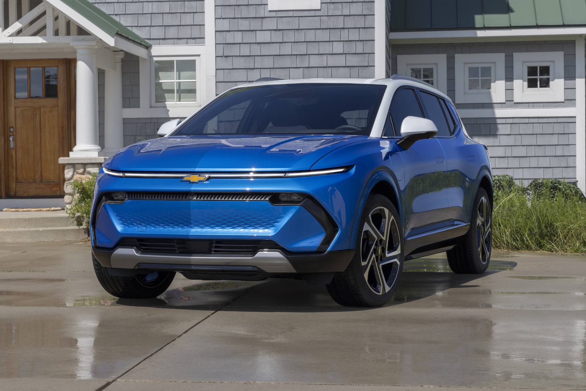 Chevy_Equinox_EV_front_1.4.jpg