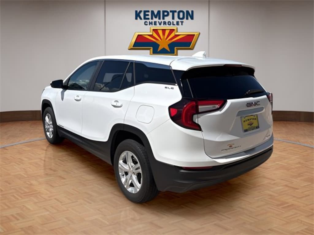 Used 2024 GMC Terrain SLE SUV