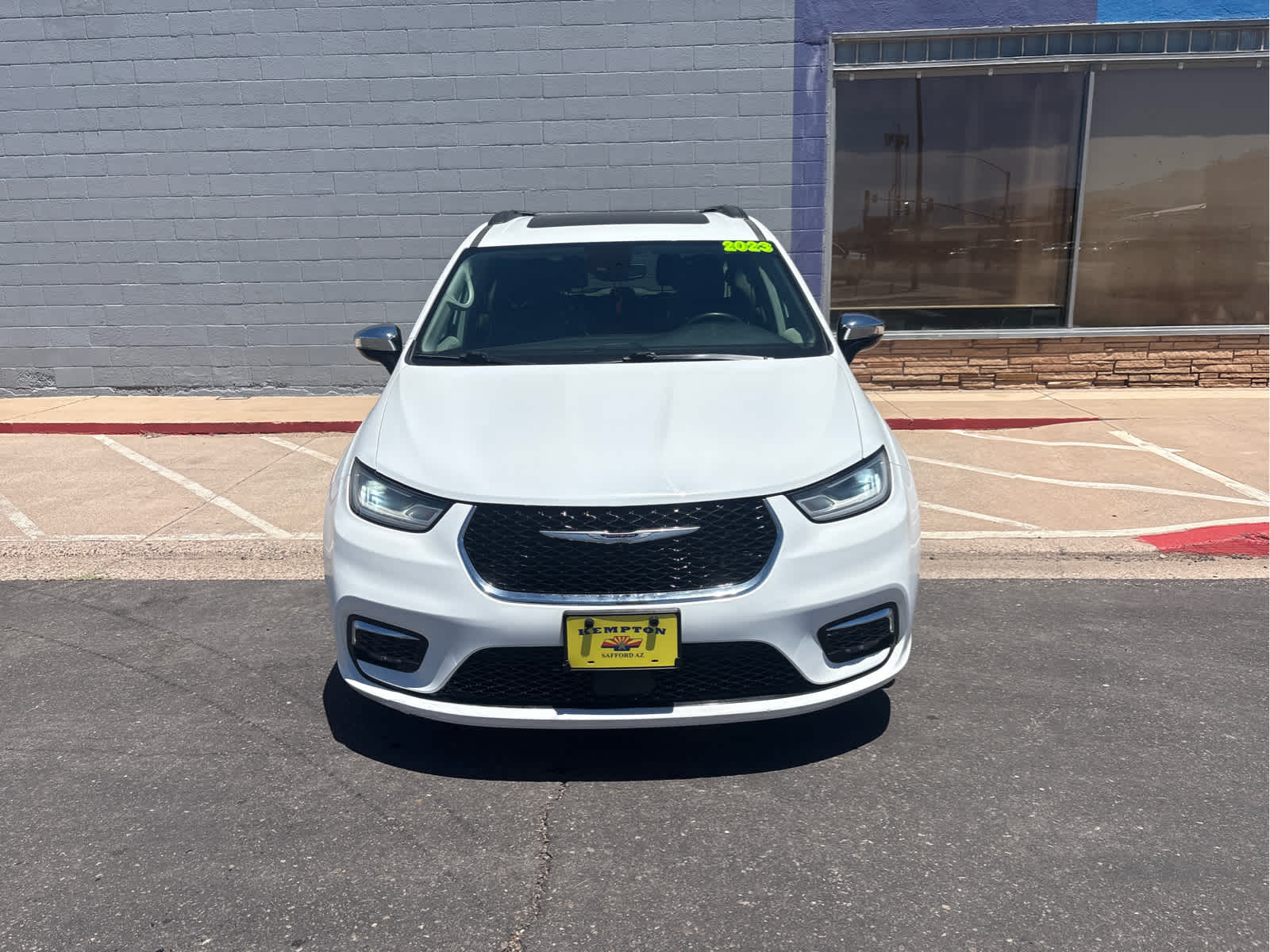 2023 Chrysler Pacifica Limited's photo