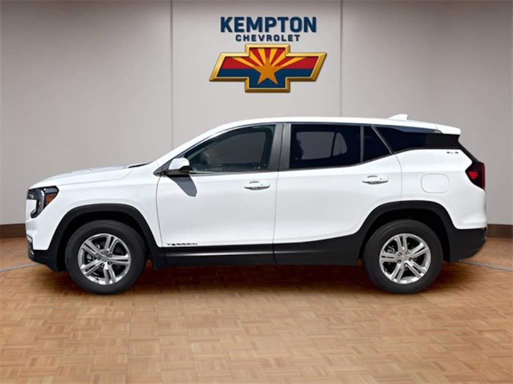 Used 2024 GMC Terrain SLE SUV