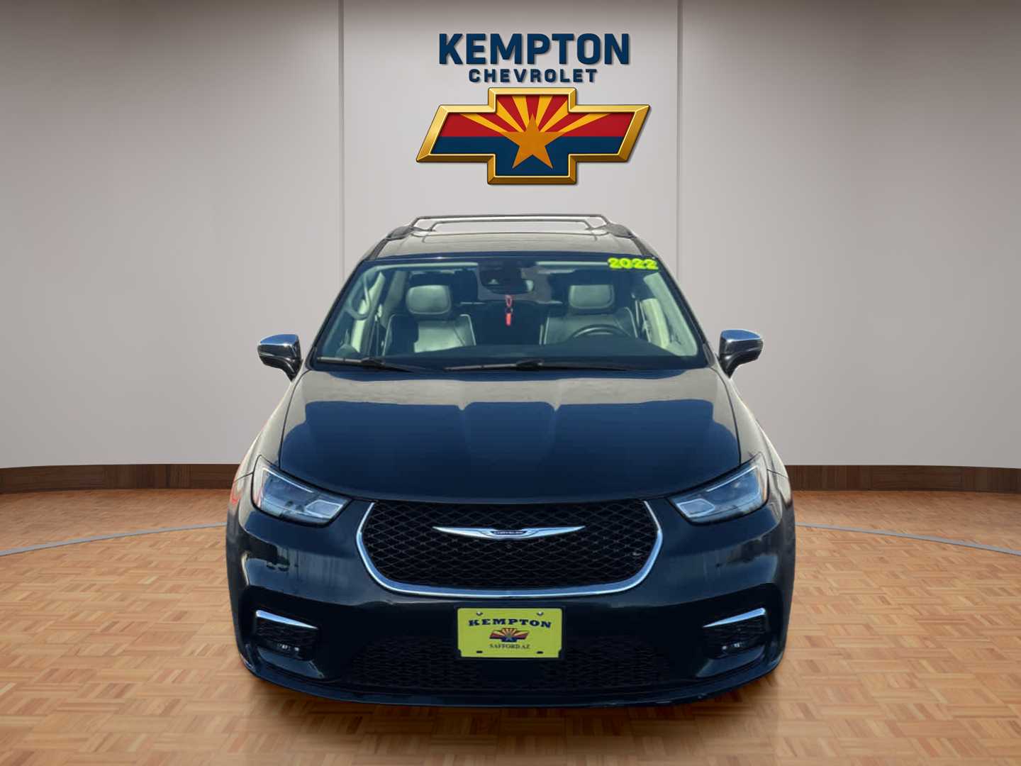 2022 Chrysler Pacifica Limited's photo