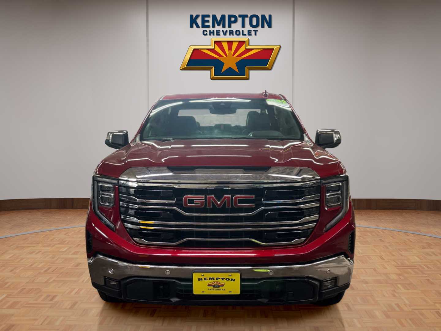 2022 GMC Sierra 4WD Crew Cab Short Box SLT's photo