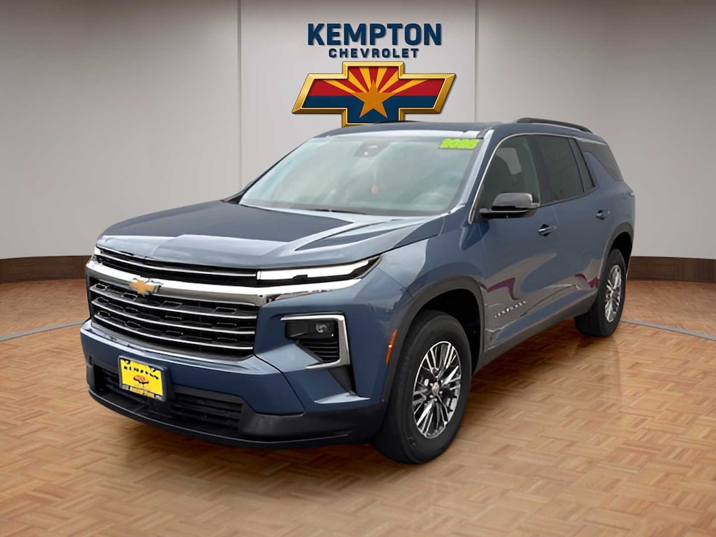 Used 2025 Chevrolet Traverse LT SUV