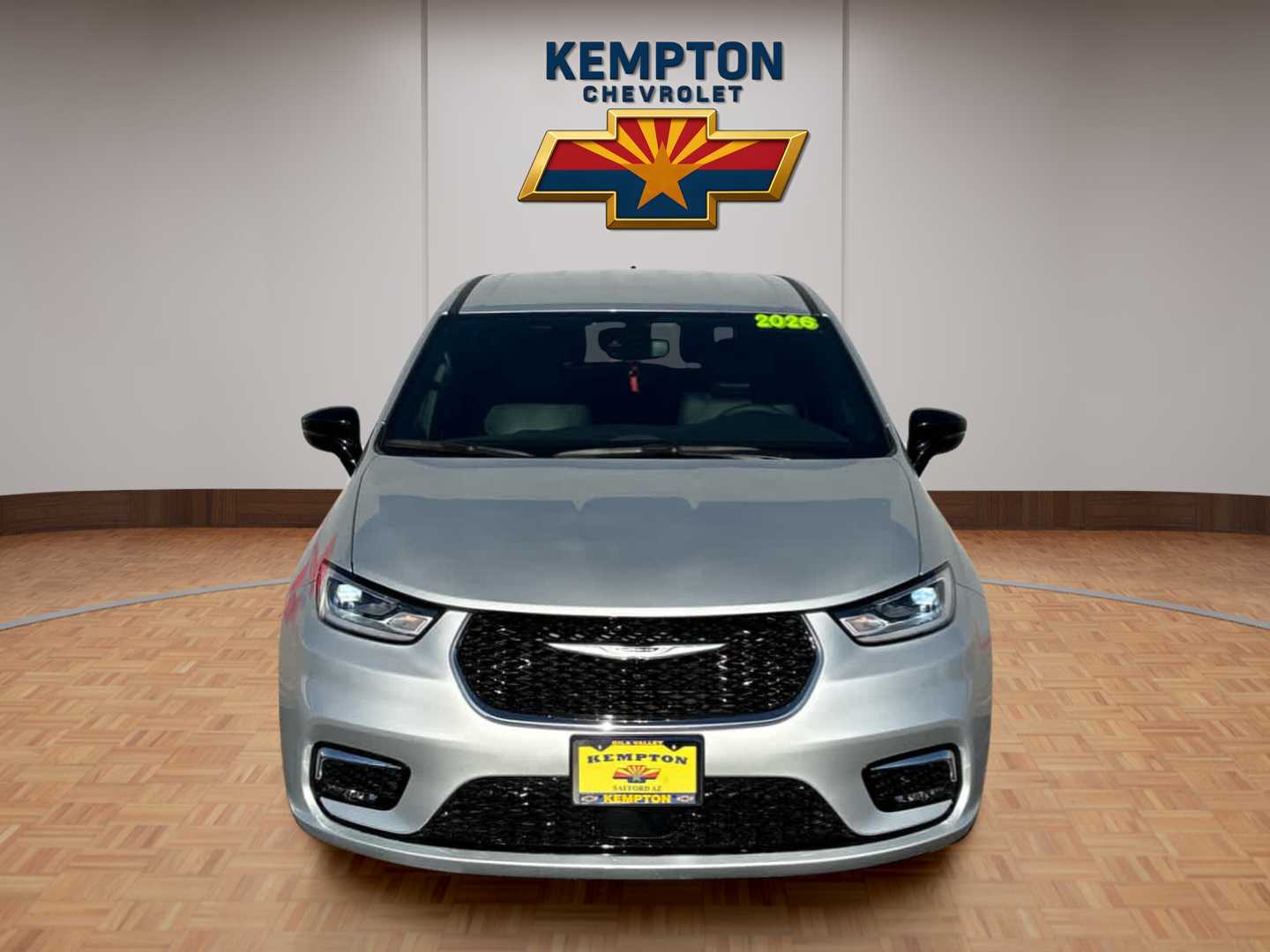 2026 Chrysler Pacifica Select's photo