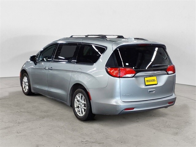 2020 Chrysler Voyager LXi photo 3