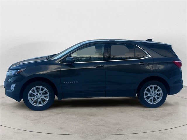 2019 Chevrolet Equinox LT photo 2