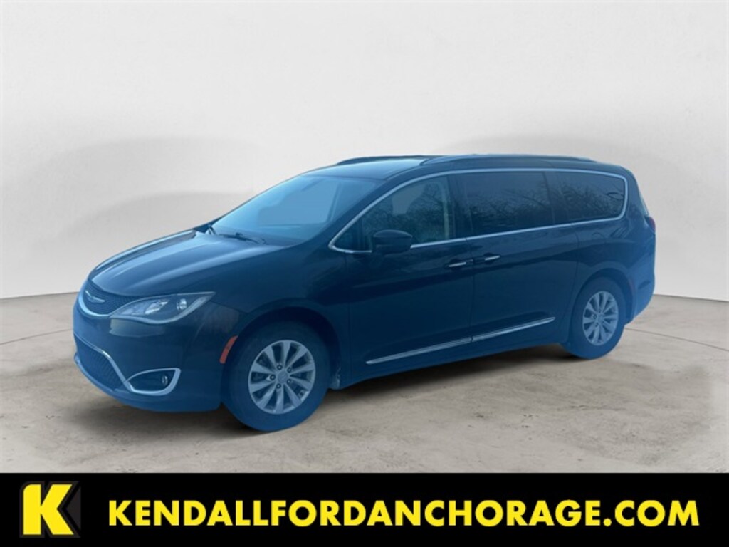 Used 2018 Chrysler Pacifica Touring L Minivan/Van