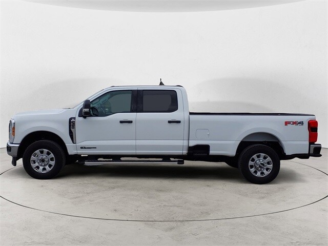 2024 Ford F-350 photo 2
