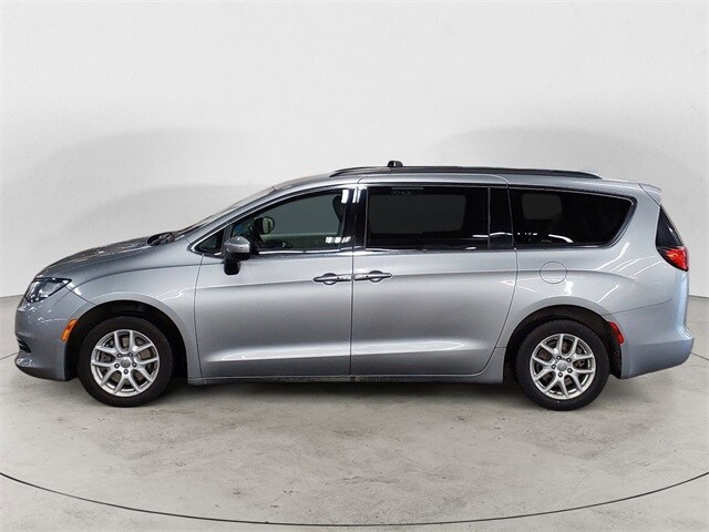 2020 Chrysler Voyager LXi photo 2