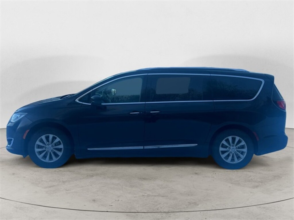 Used 2018 Chrysler Pacifica Touring L Minivan/Van
