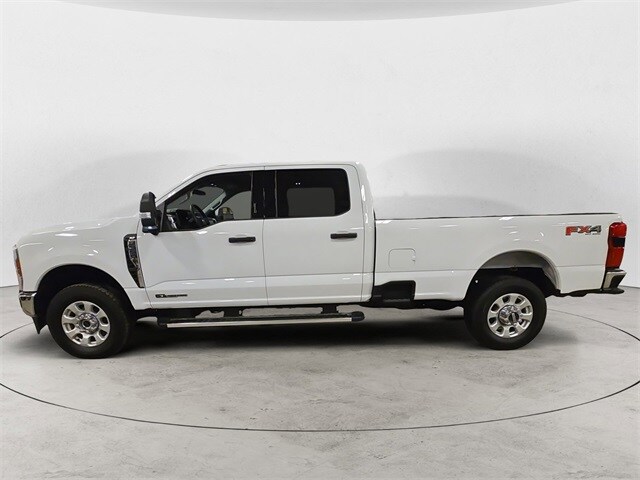 2024 Ford F-350 photo 2