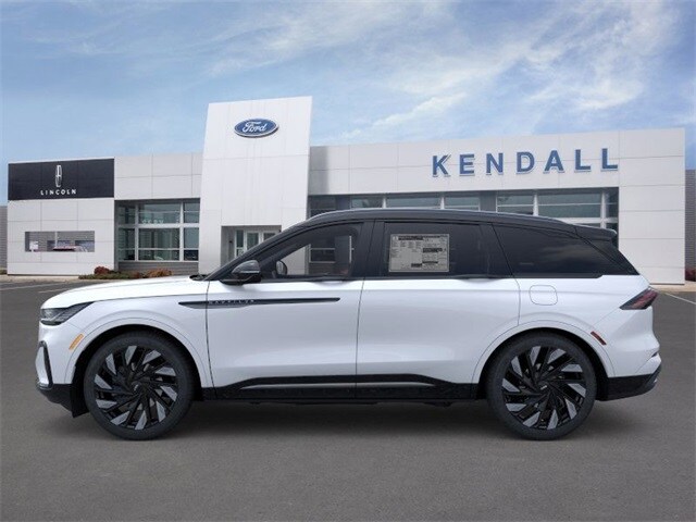 2025 Lincoln Nautilus Reserve photo 2