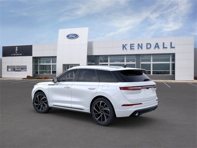 2024 Lincoln Corsair Grand Touring photo 4