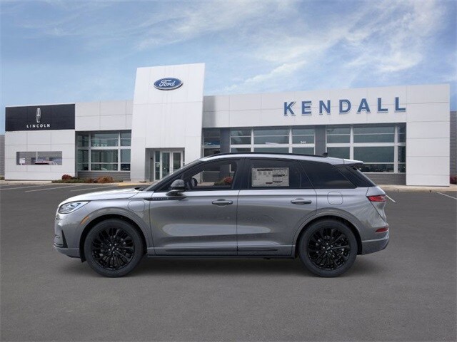 2025 Lincoln Corsair Grand Touring photo 3