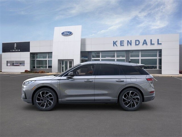 2024 Lincoln Corsair Grand Touring photo 3