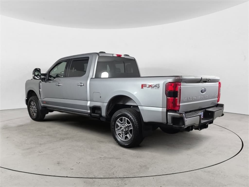 Used 2024 Ford F-250SD Lariat Truck
