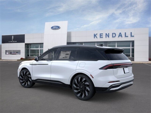 2025 Lincoln Nautilus Reserve photo 3