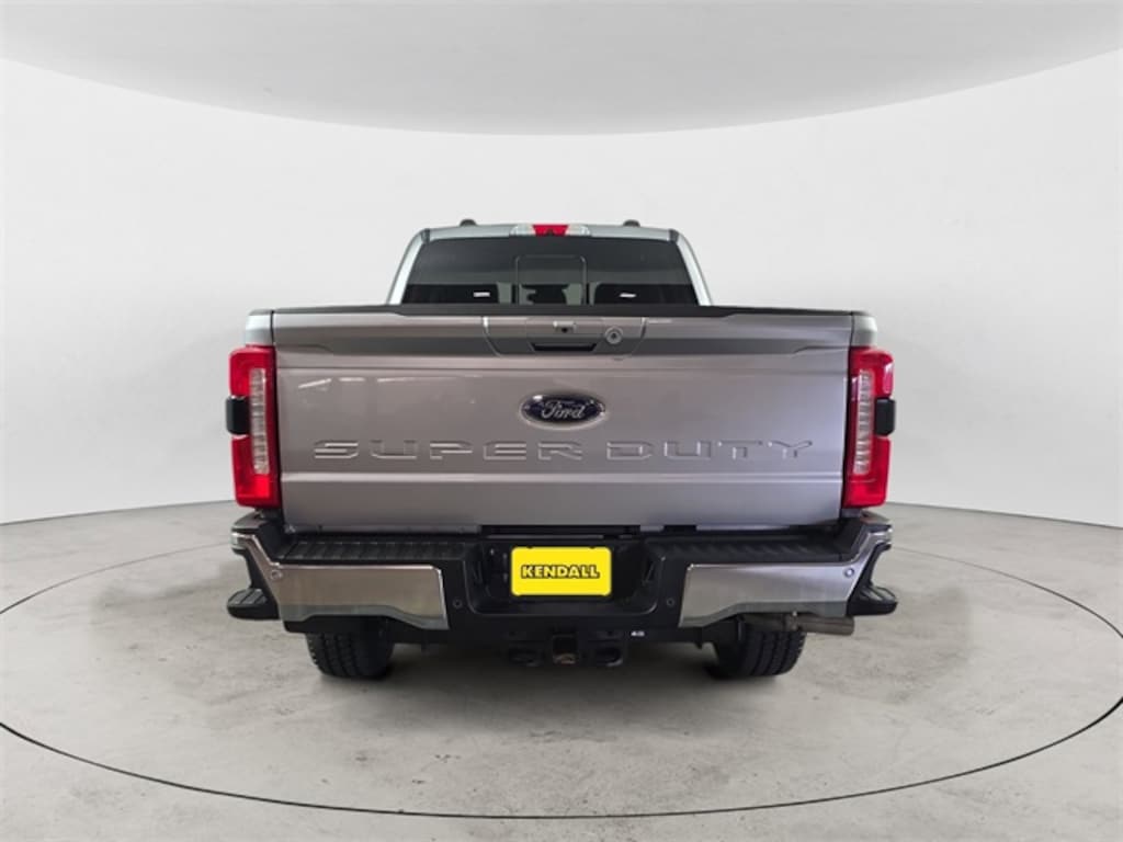 Used 2024 Ford F-250SD Lariat Truck