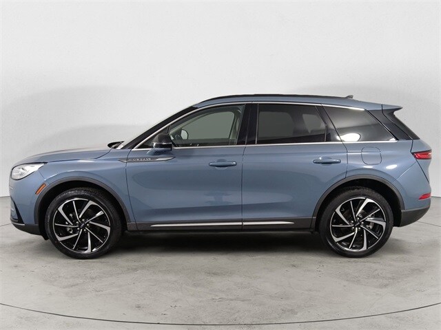 2025 Lincoln Corsair Reserve photo 2