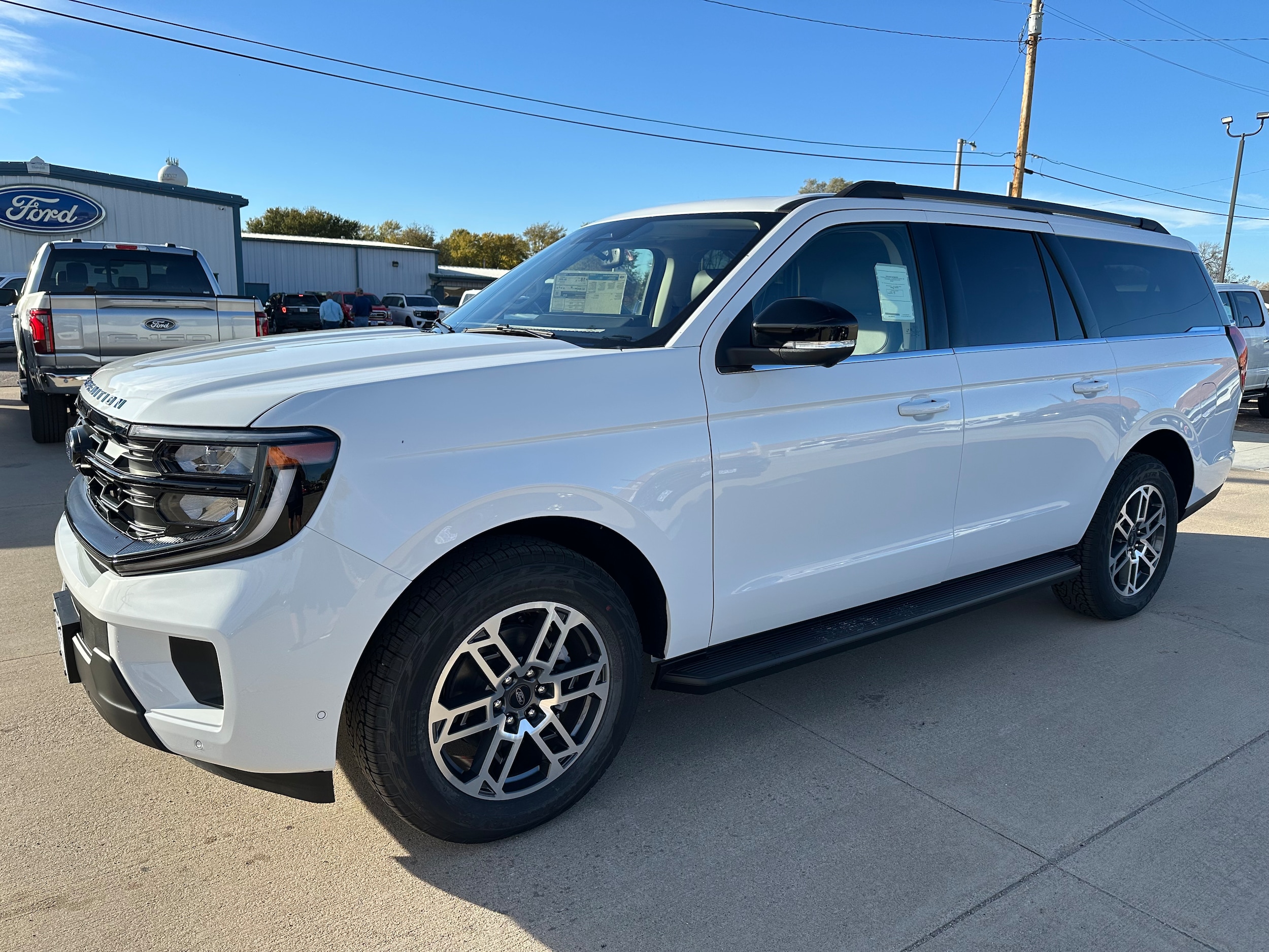 2025 Ford Expedition Active's photo