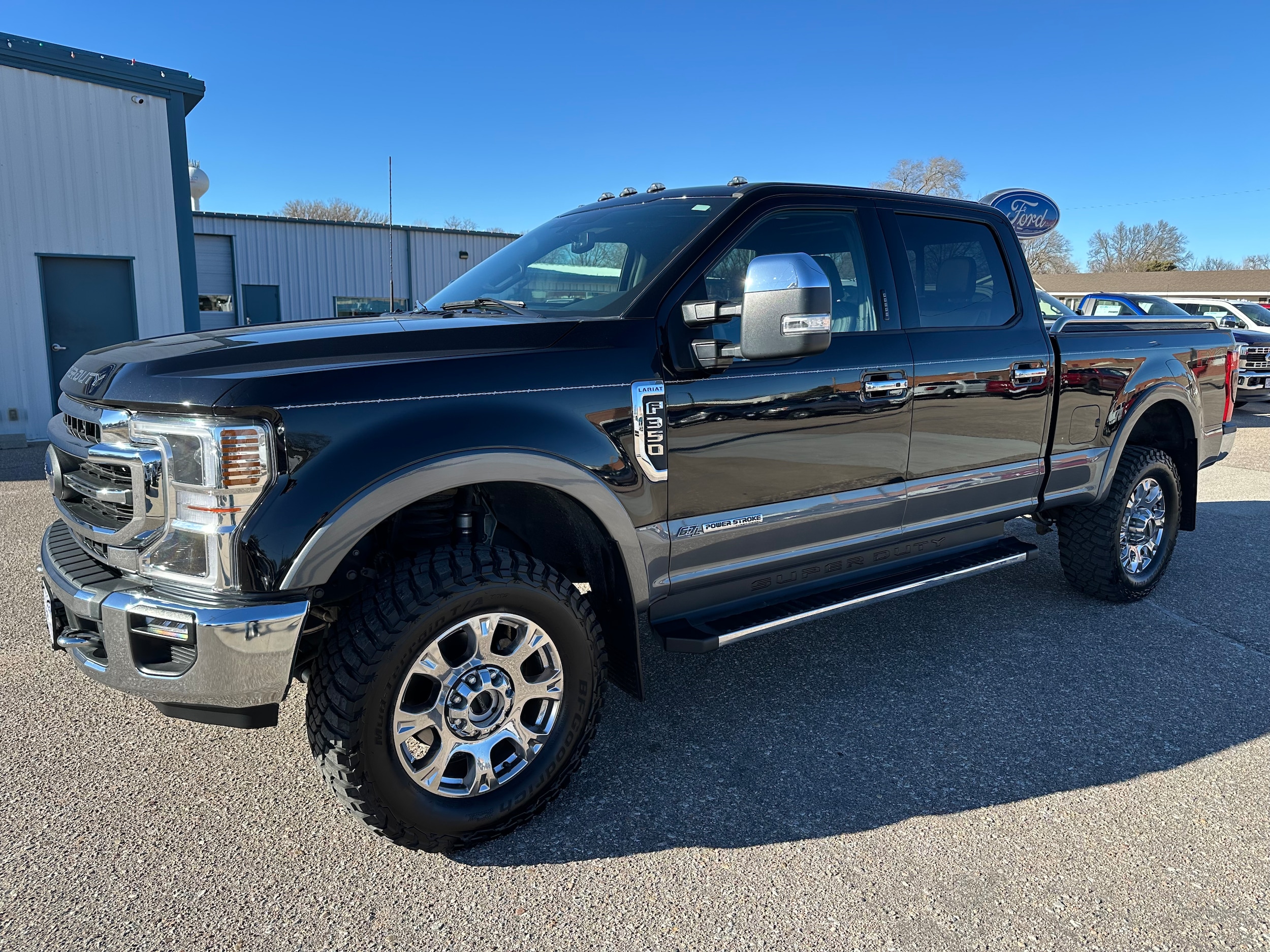 2022 Ford F-350 Super Duty Lariat's photo
