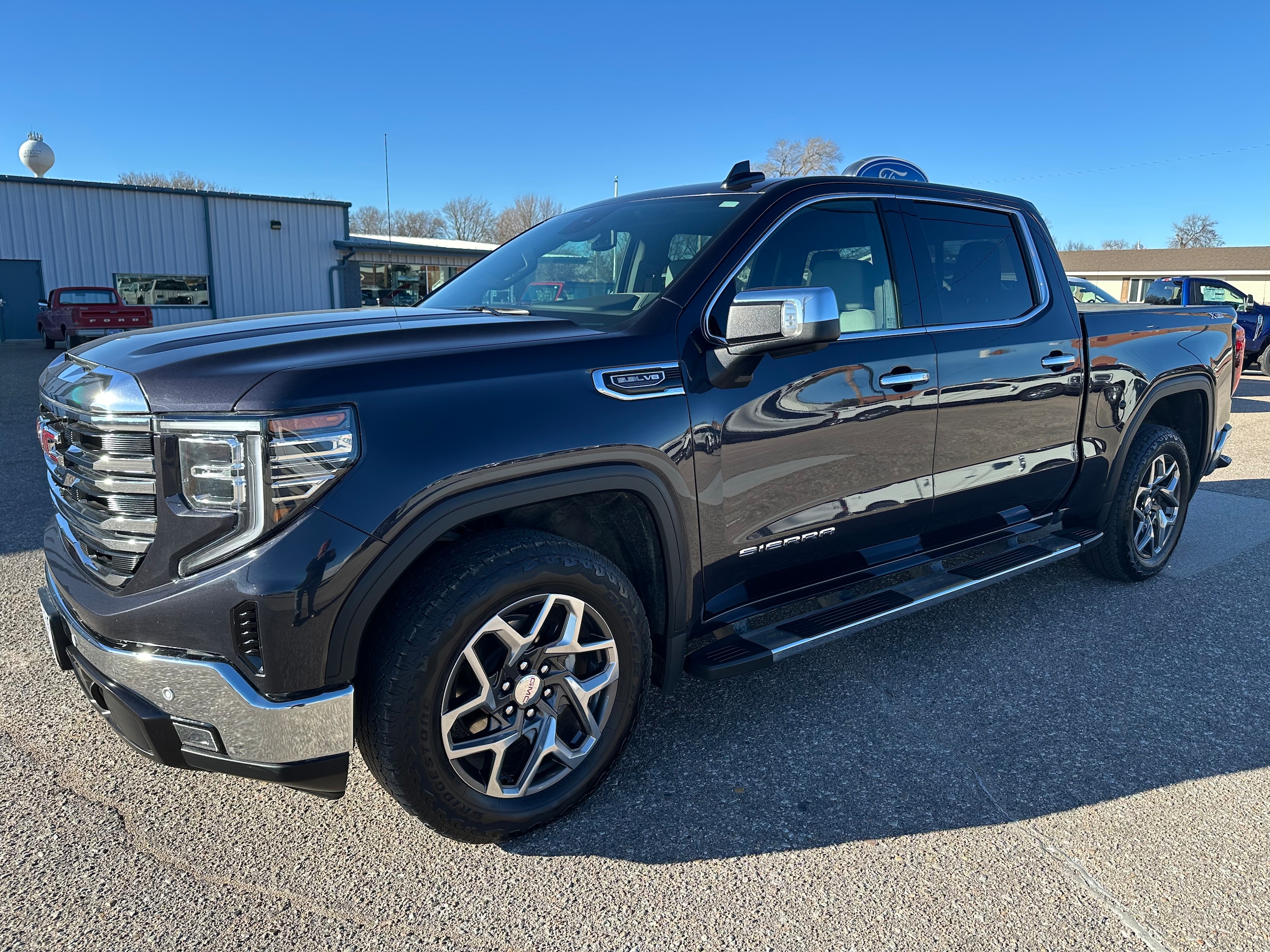 2024 GMC Sierra 1500 SLT's photo