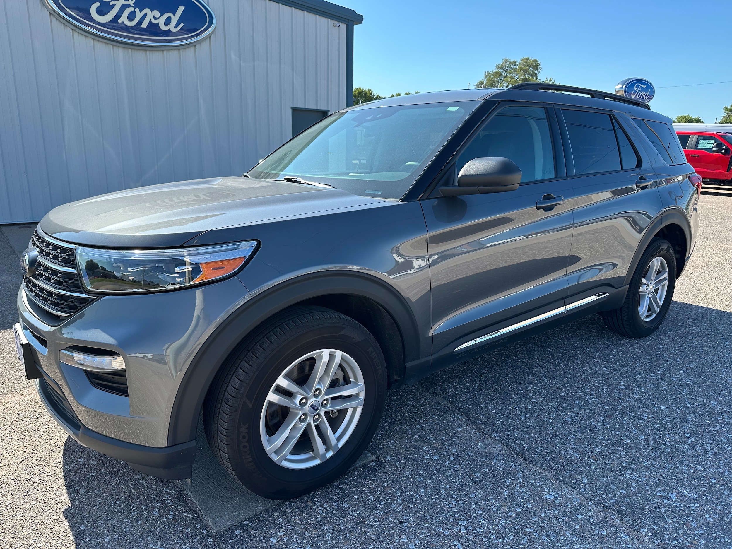 2023 Ford Explorer XLT's photo