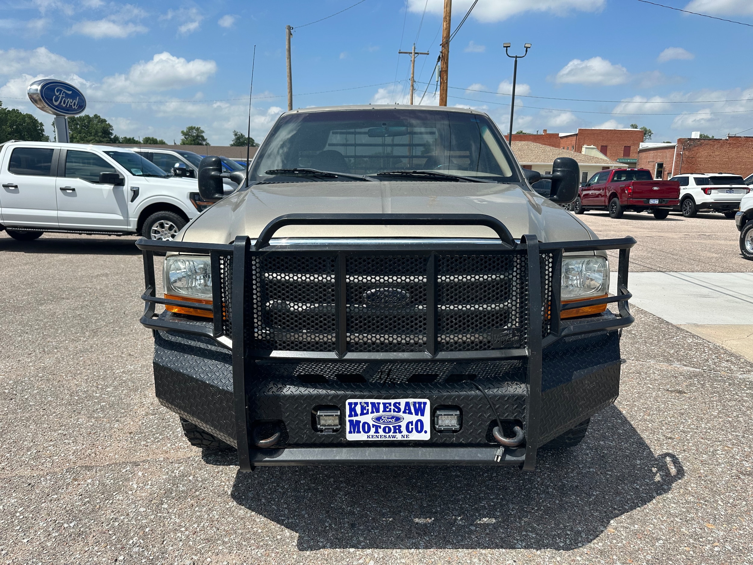 Used 2001 Ford F-250 Super Duty XLT with VIN 1FTNF21F51EA56989 for sale in Kenesaw, NE