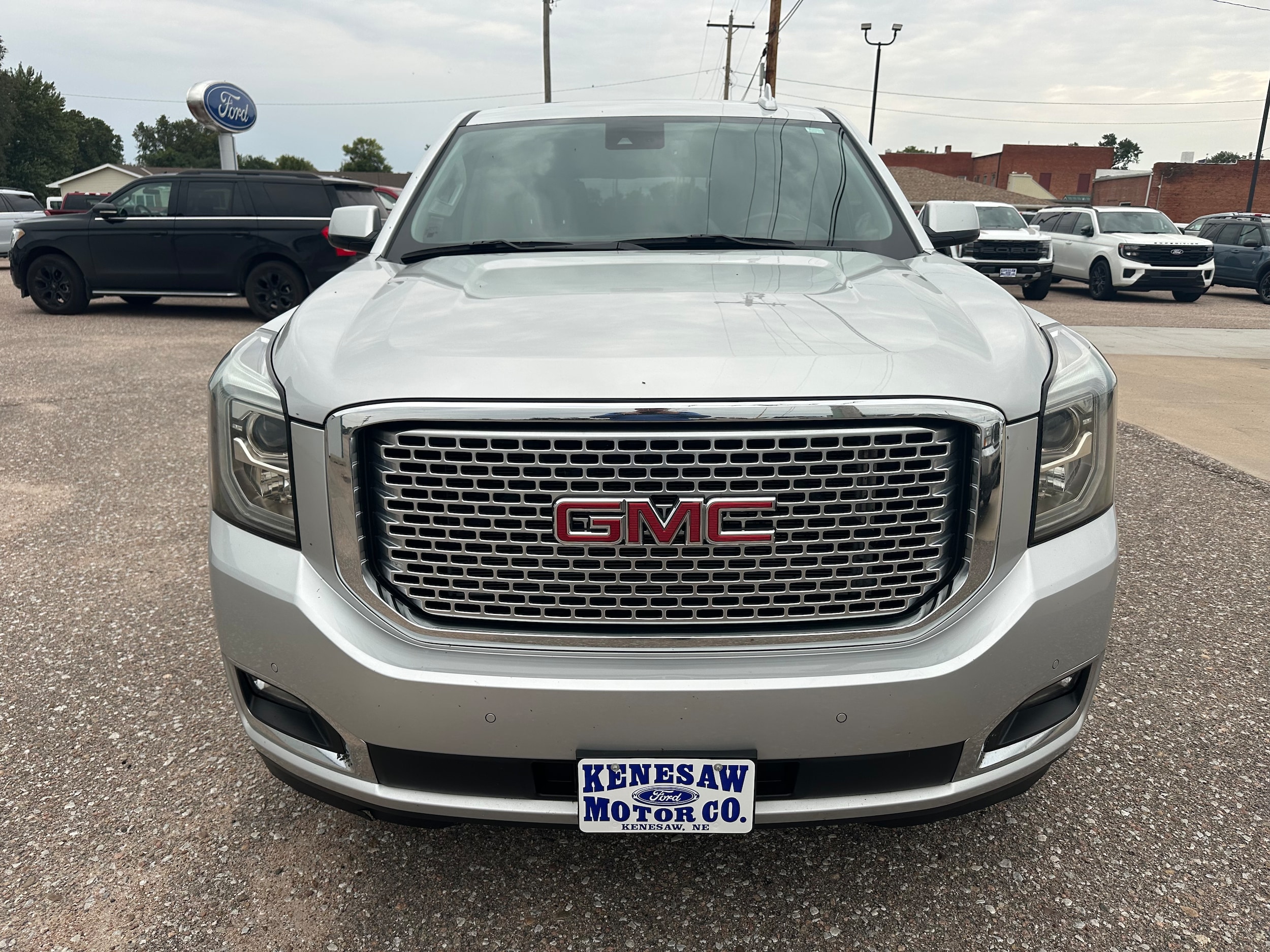 Used 2015 GMC Yukon XL Denali with VIN 1GKS2JKJ1FR736646 for sale in Kenesaw, NE