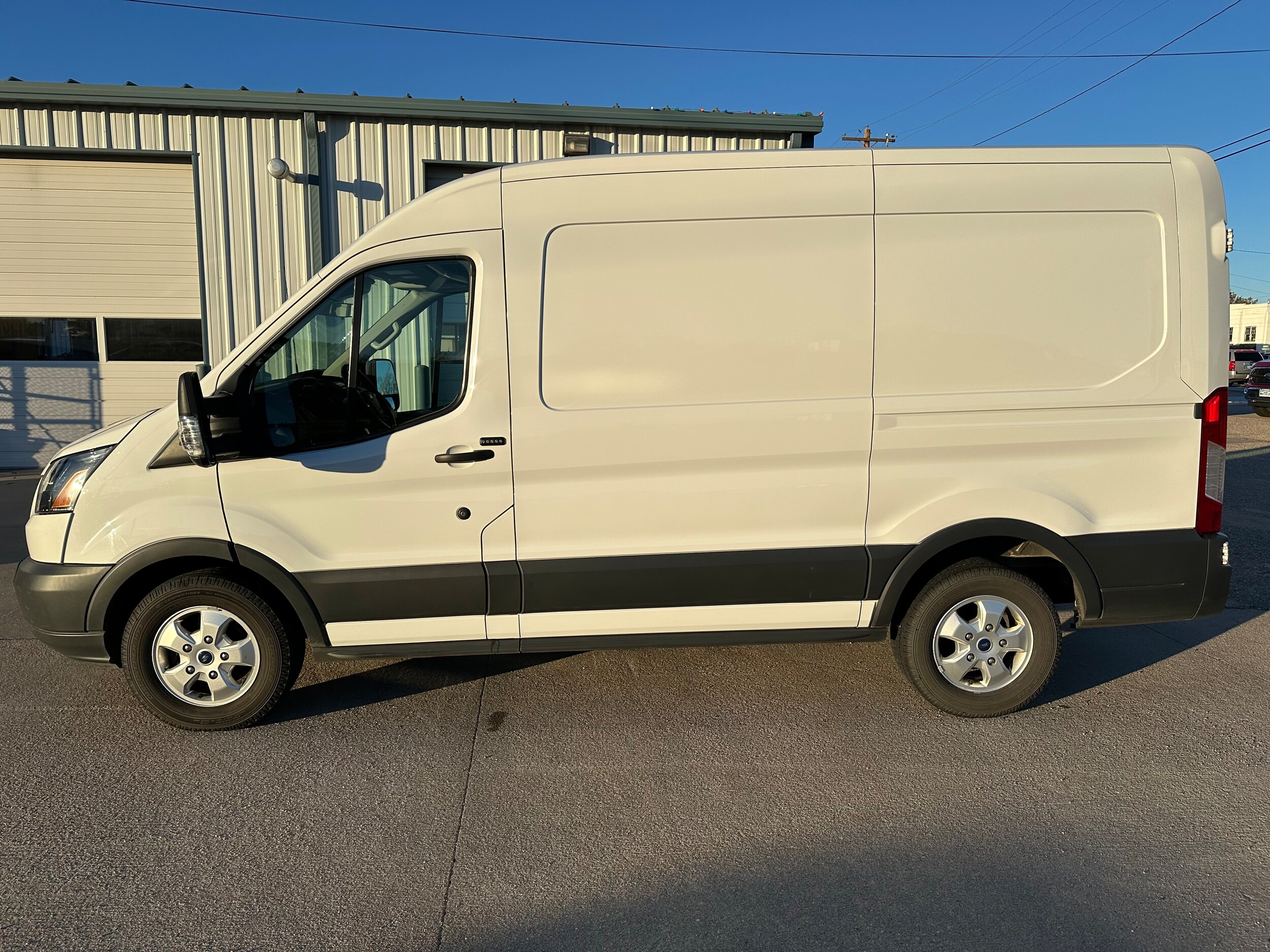 2018 Ford Transit photo 3