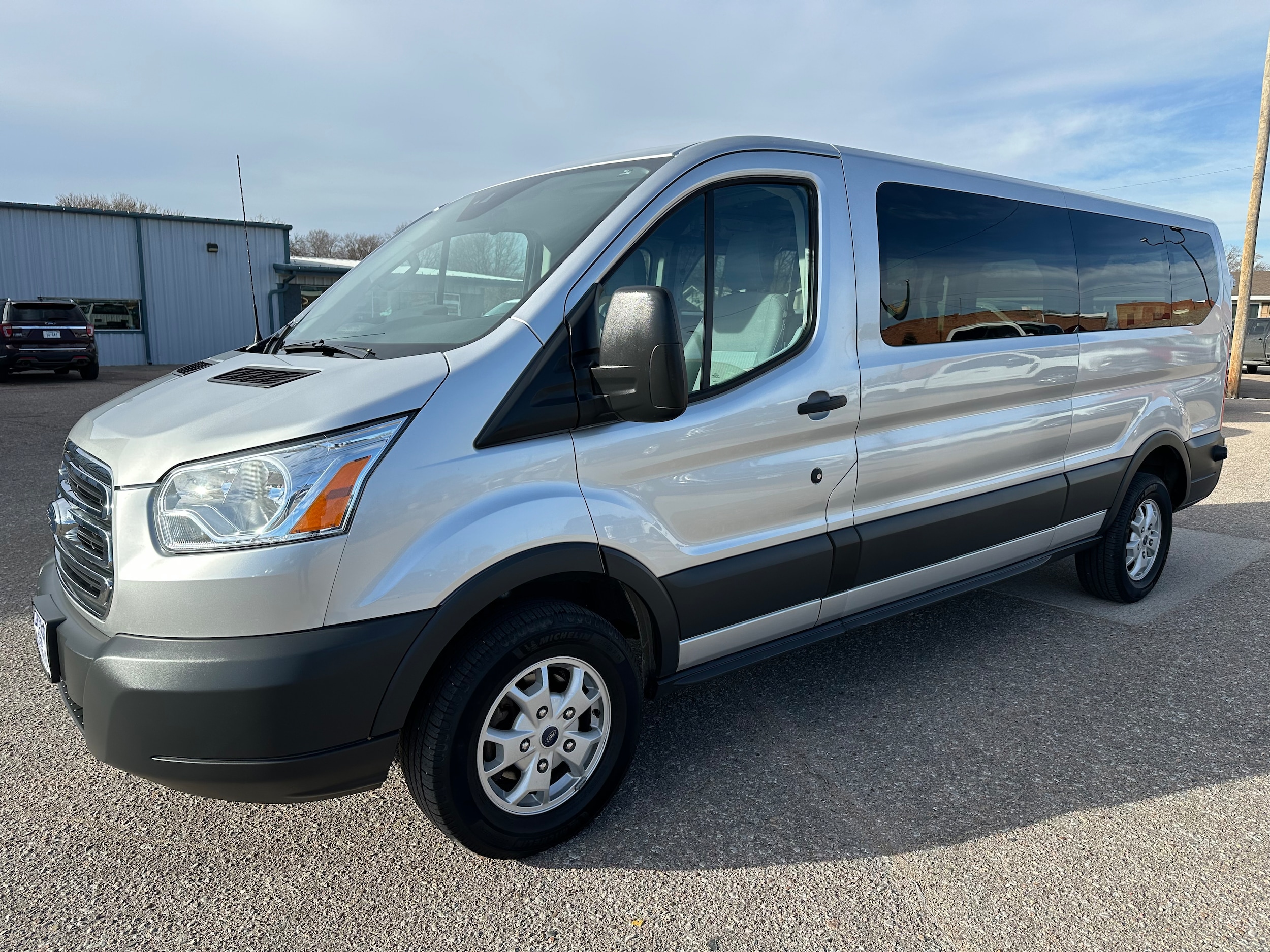 2015 Ford Transit Base's photo