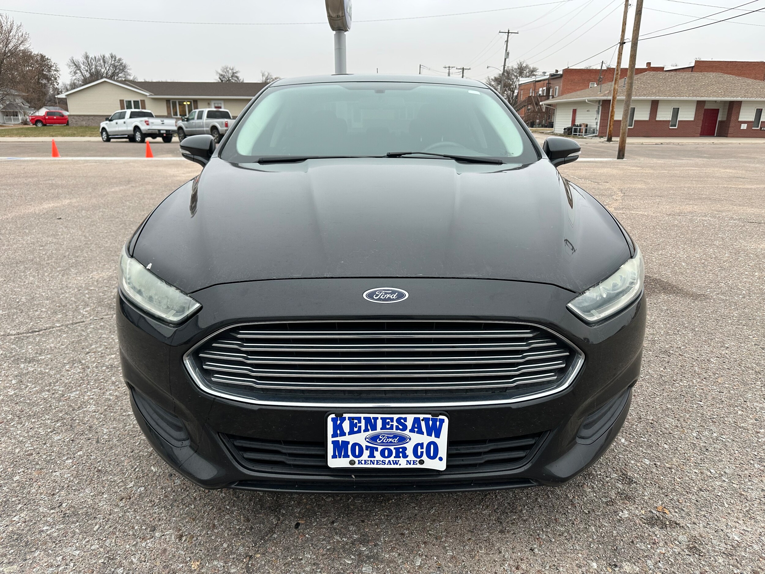 2014 Ford Fusion SE photo 2